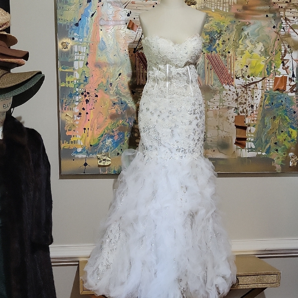 Elegant White Strapless Gown